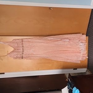 Mac Duggal size 12 sleeveless plunge neck trumpet gown